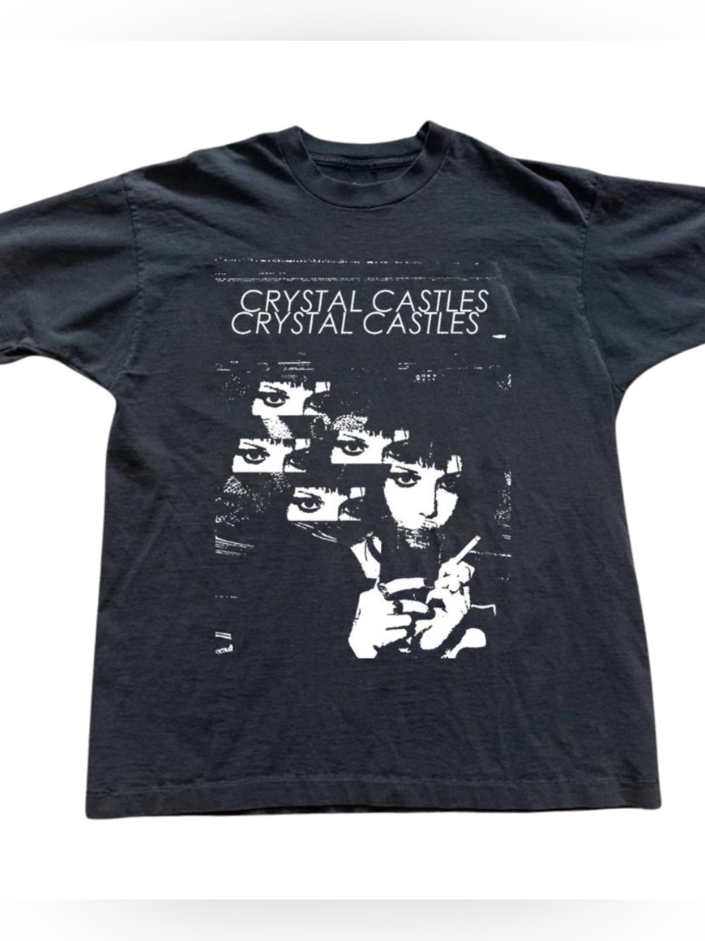 Gildan Black Crystal Castles Graphic Tee, Retro style for Unisex